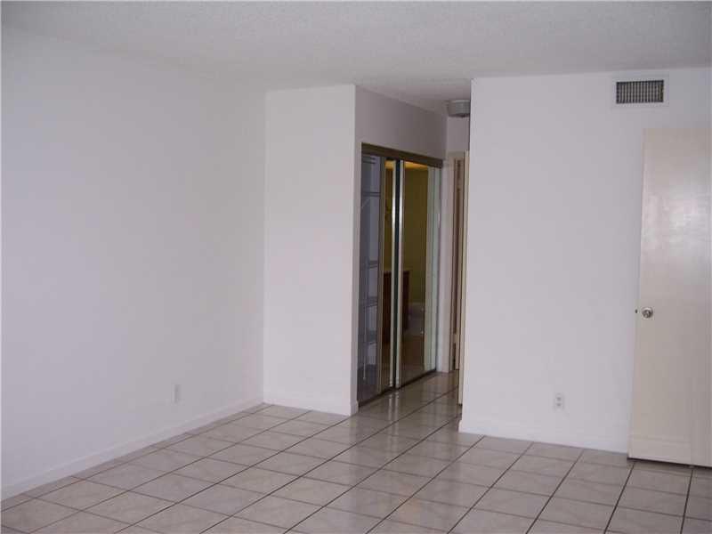 RAQUET CLUB - Residential Lease
