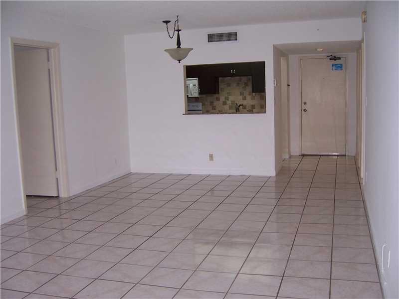 RAQUET CLUB - Residential Lease