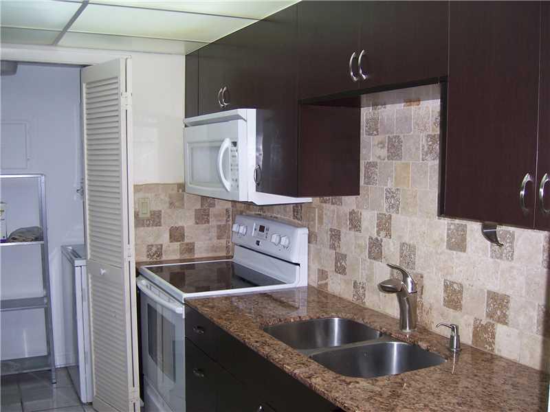 RAQUET CLUB - Residential Lease