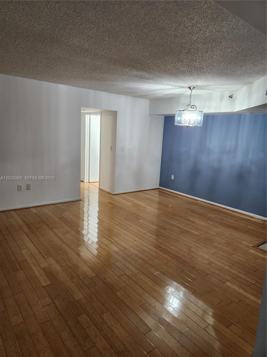 5900 Collins Ave 404