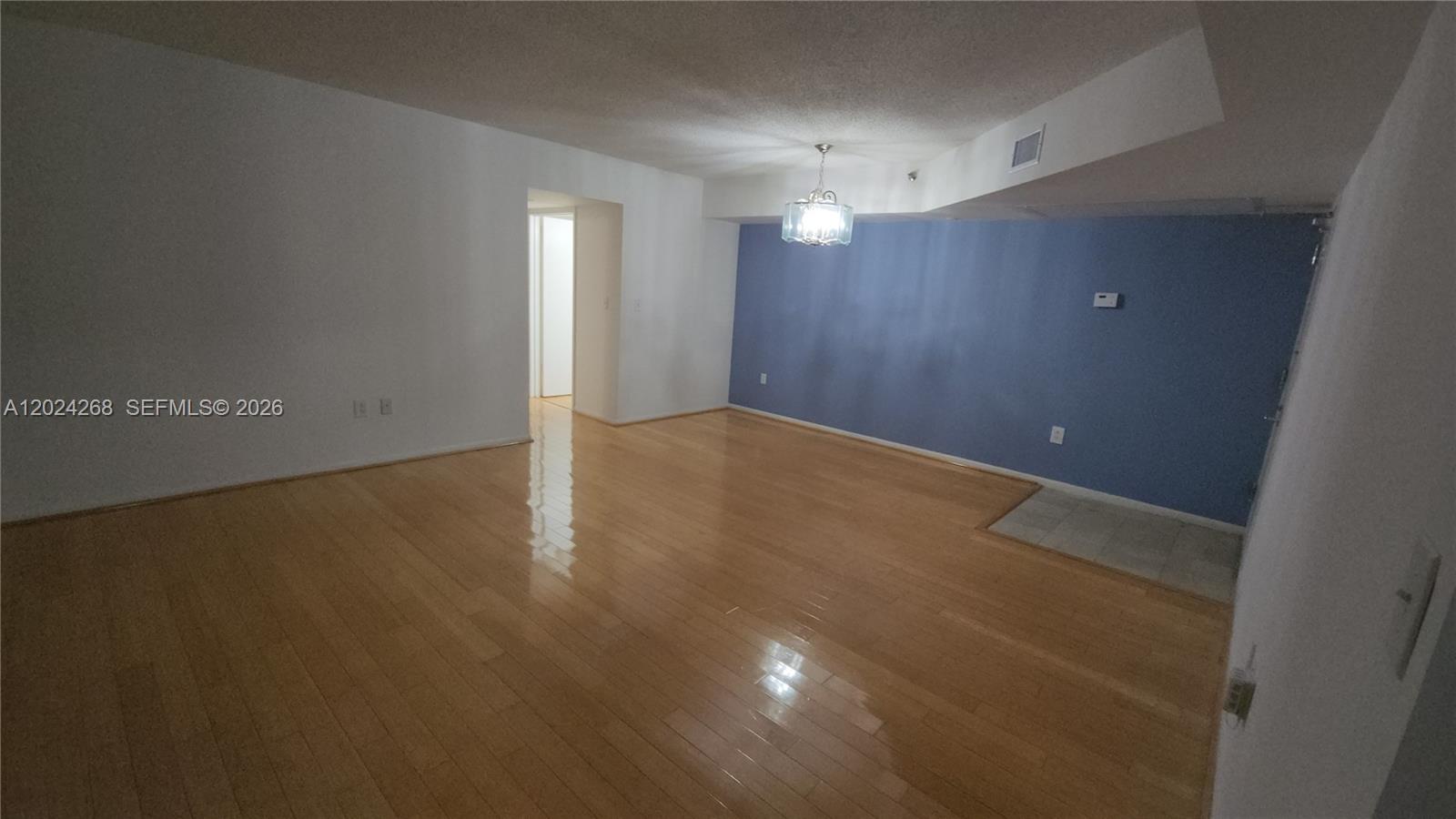 5900 Collins Ave 404