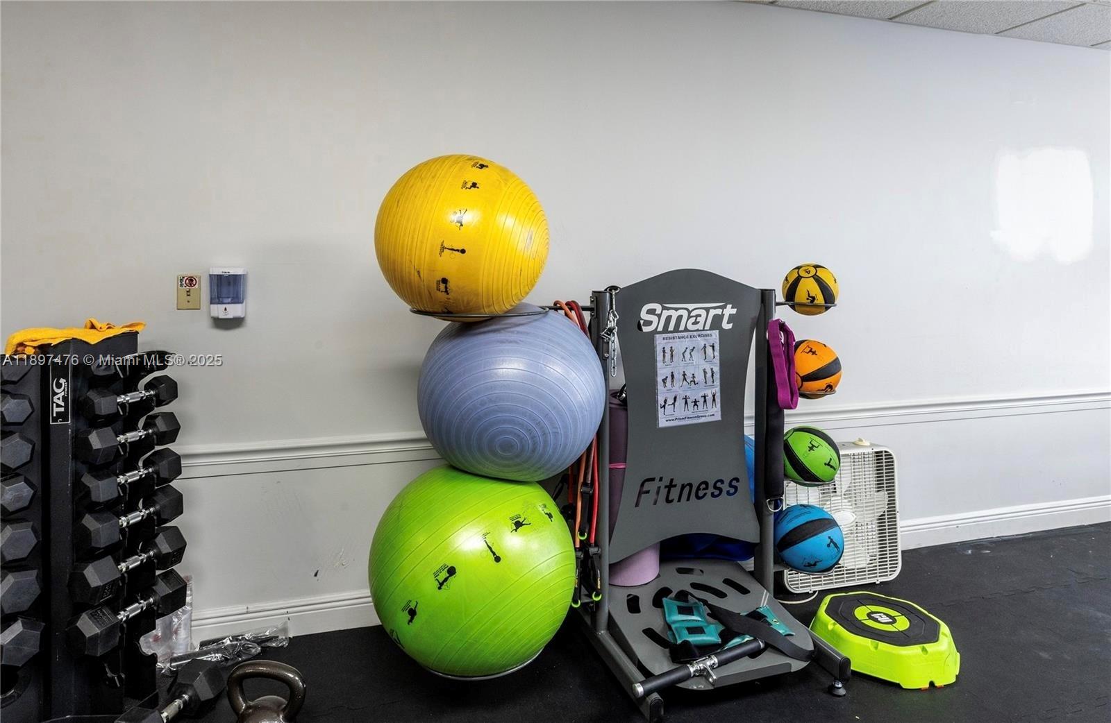 PORTUGAL TOWERS CONDO - Residential