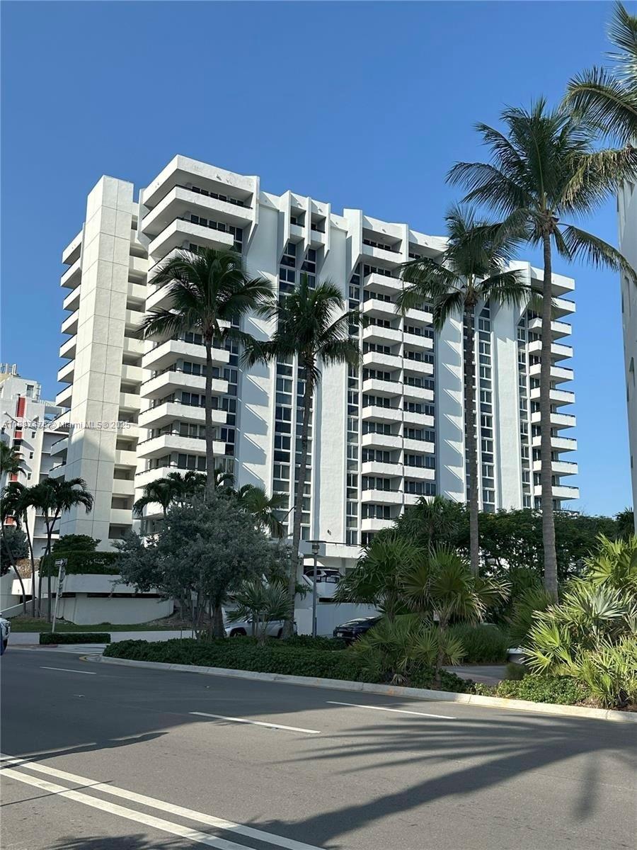 3200 Collins Ave 8-4