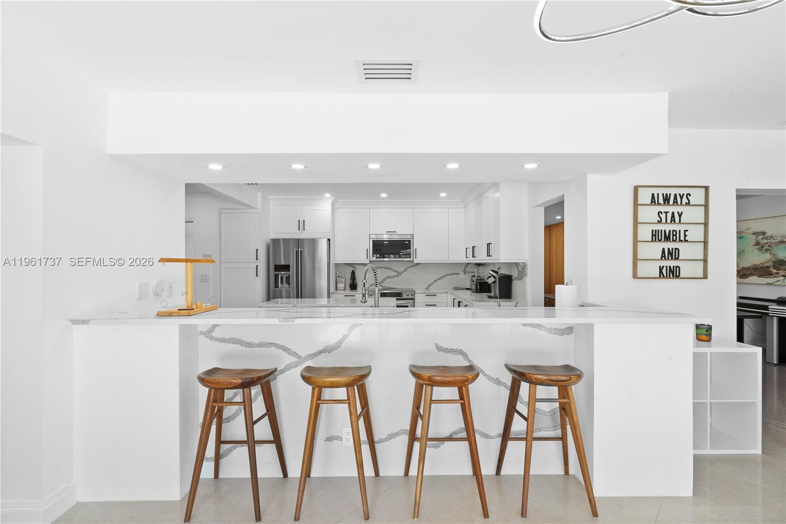 HOLLYWOOD LAKES SECTION - Residential