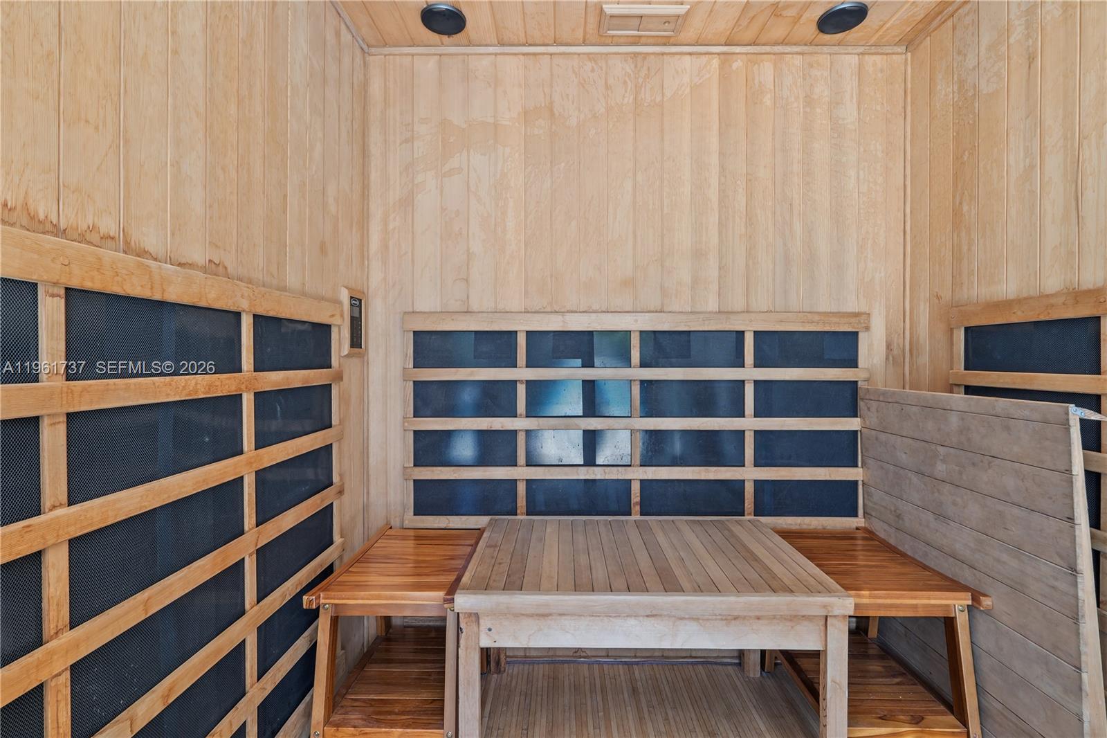 HOLLYWOOD LAKES SECTION - Residential