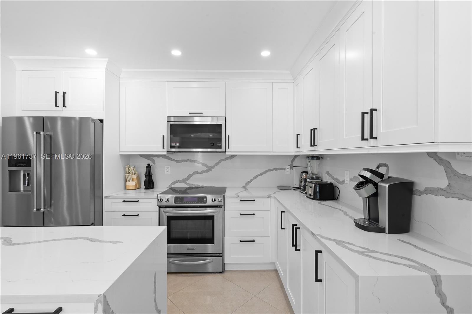 HOLLYWOOD LAKES SECTION - Residential