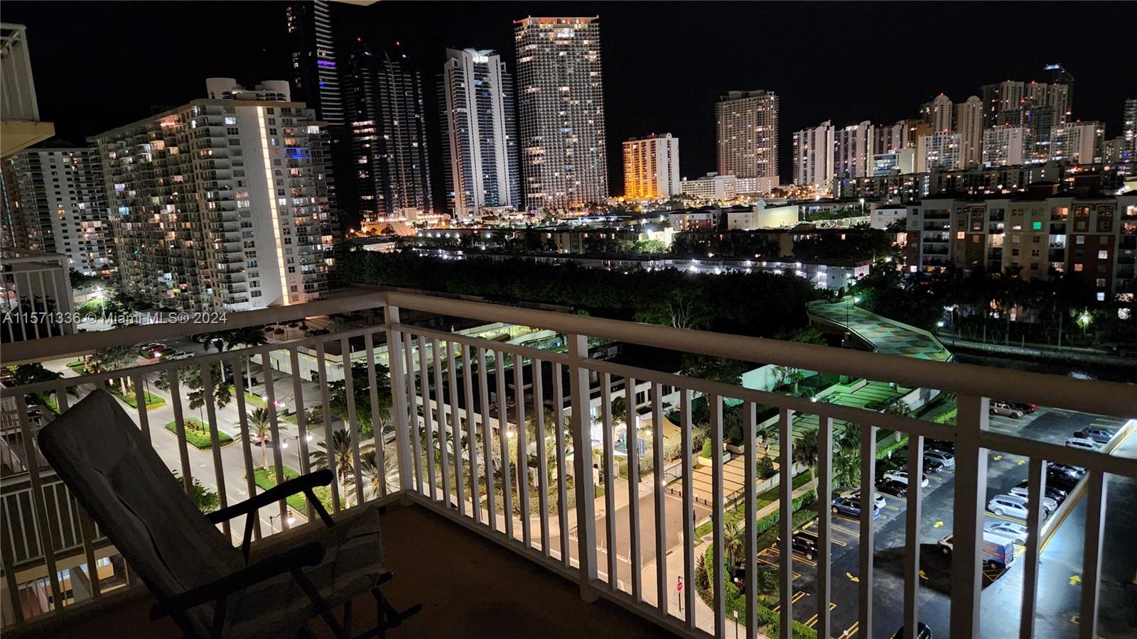 251 174th St St 1414, Sunny Isles Beach, Miami-Dade County, Florida - 1 Bedrooms  
2 Bathrooms - 