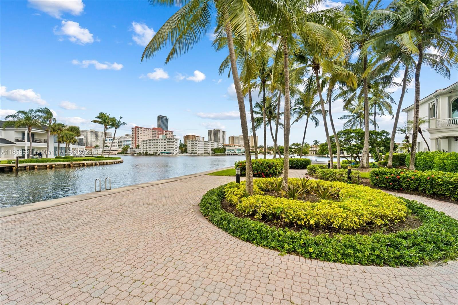 THE COURTYARDS AT THE POI - Residential