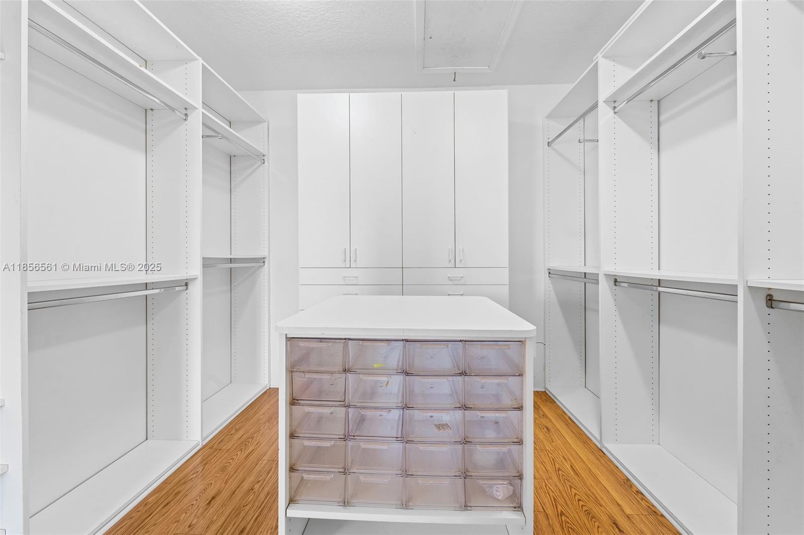 THE COURTYARDS AT THE POI - Residential