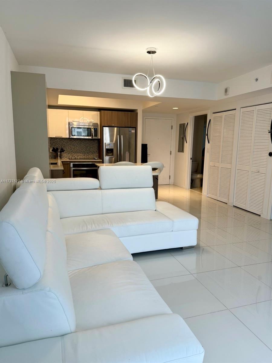 5252 Nw 85th Ave 1407, Doral, Miami-Dade County, Florida - 1 Bedrooms  
1 Bathrooms - 