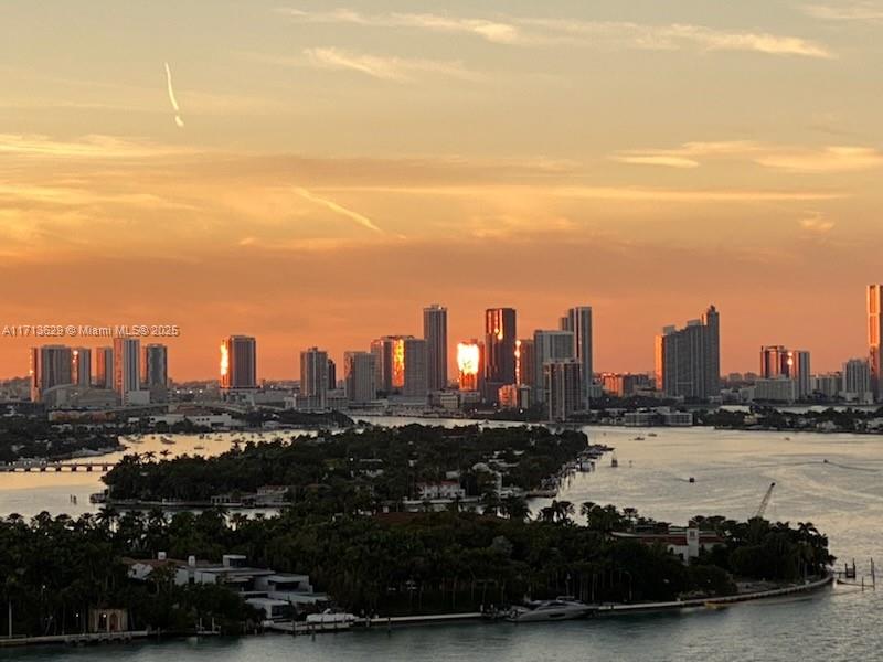 THE FLORIDIAN CONDO - Residential