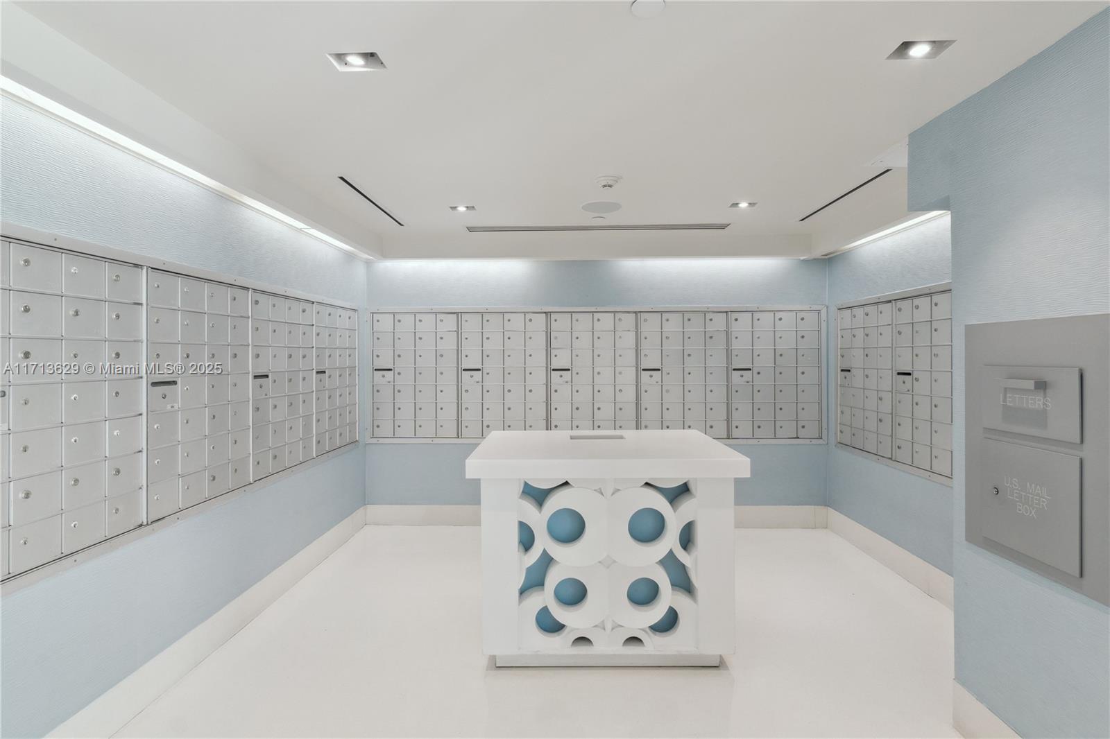 THE FLORIDIAN CONDO - Residential