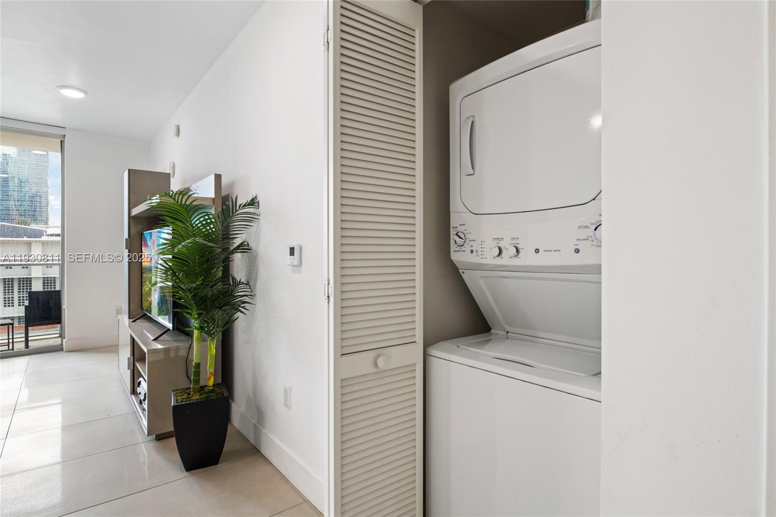 1100 MILLECENTO RESIDENCE - Residential