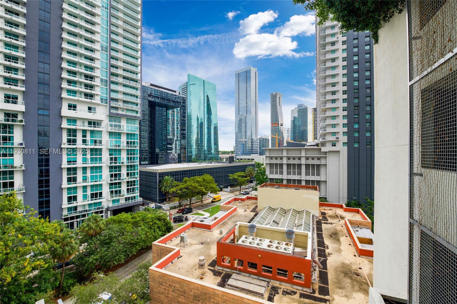 1100 MILLECENTO RESIDENCE - Residential