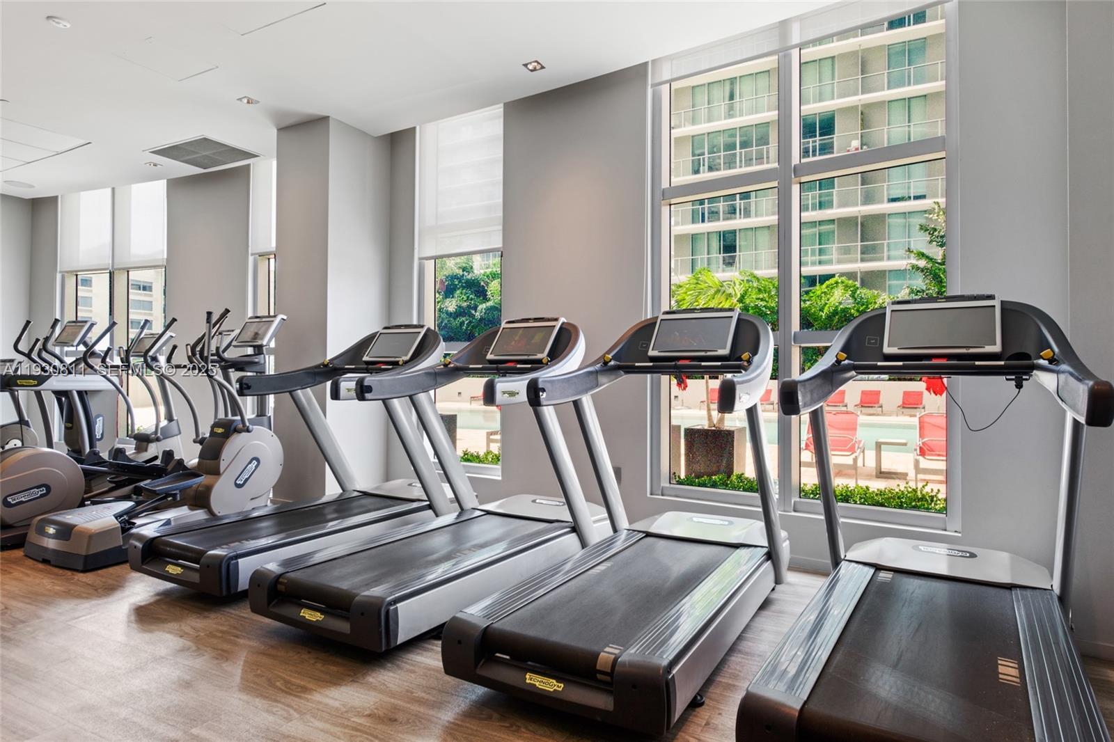 1100 MILLECENTO RESIDENCE - Residential