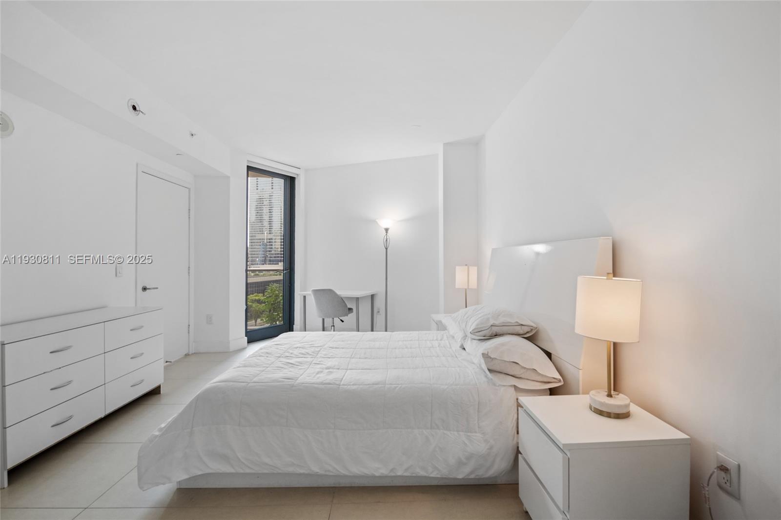 1100 MILLECENTO RESIDENCE - Residential