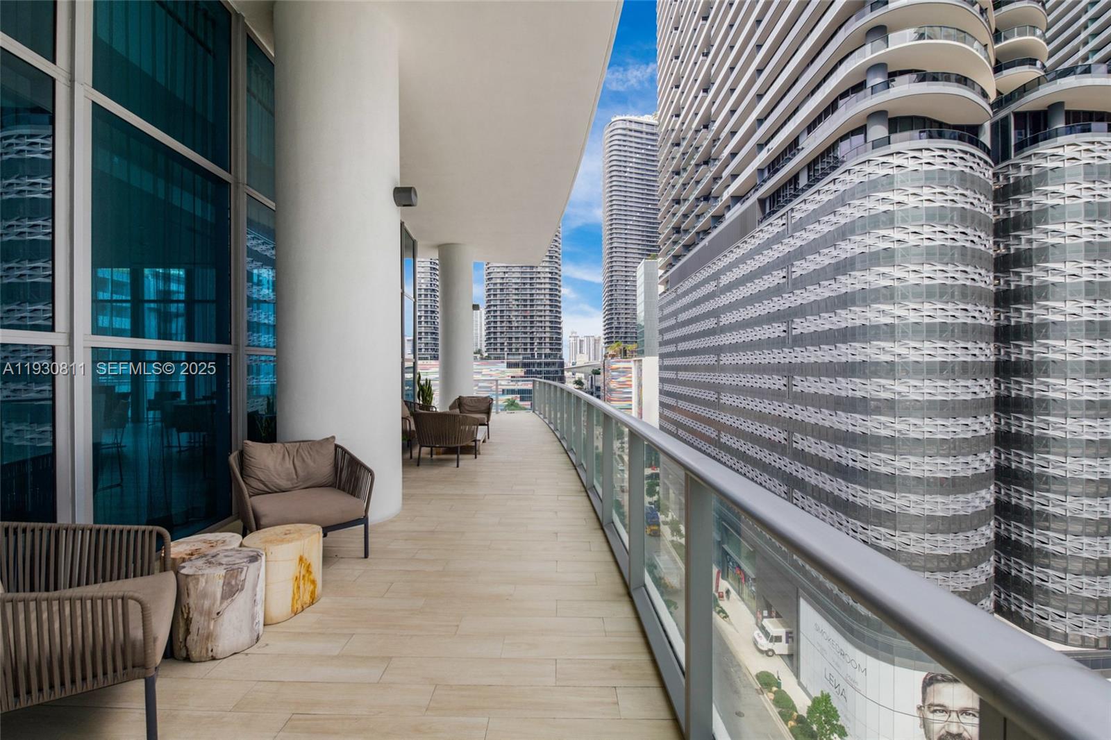 1100 MILLECENTO RESIDENCE - Residential