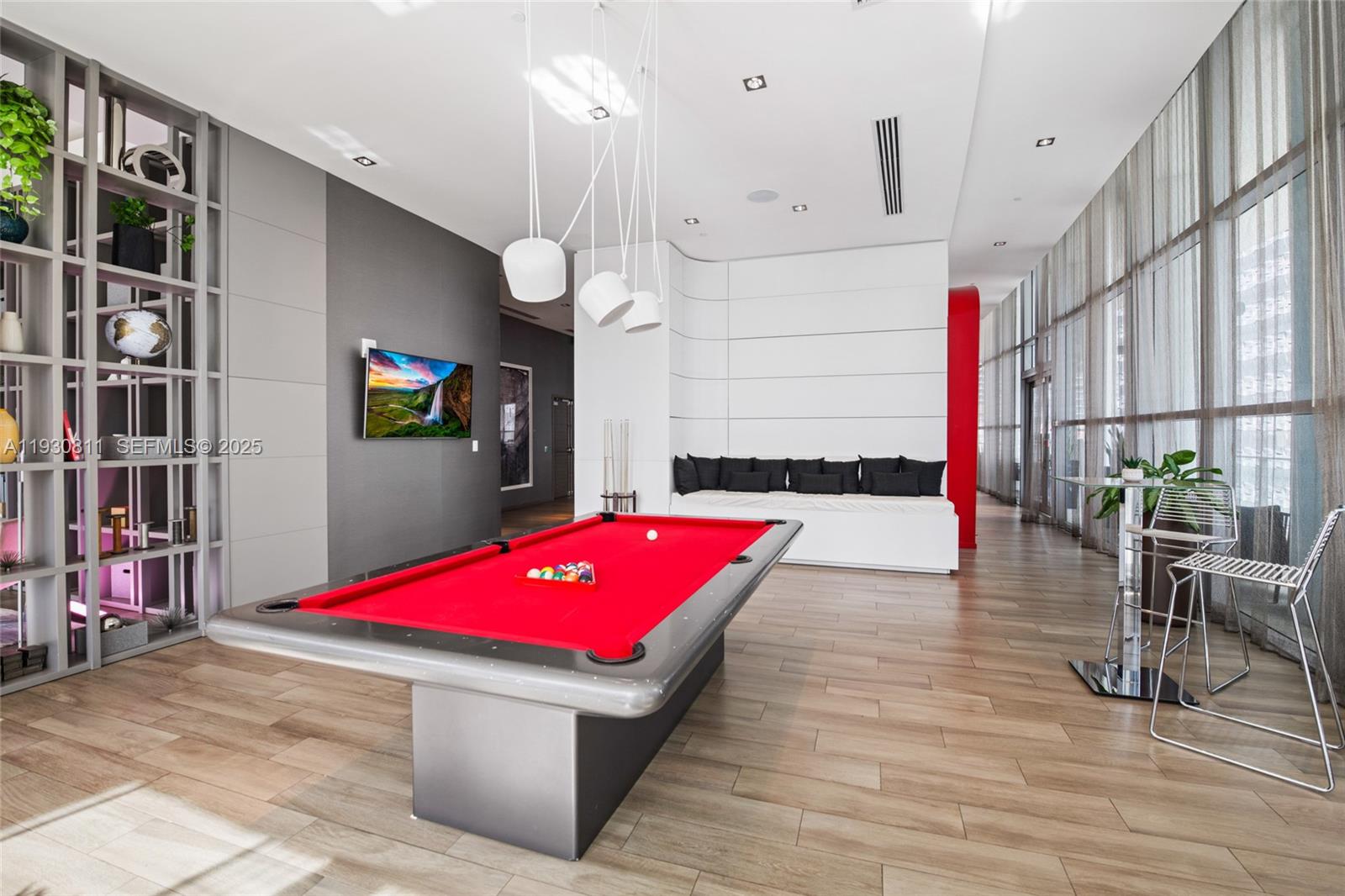 1100 MILLECENTO RESIDENCE - Residential