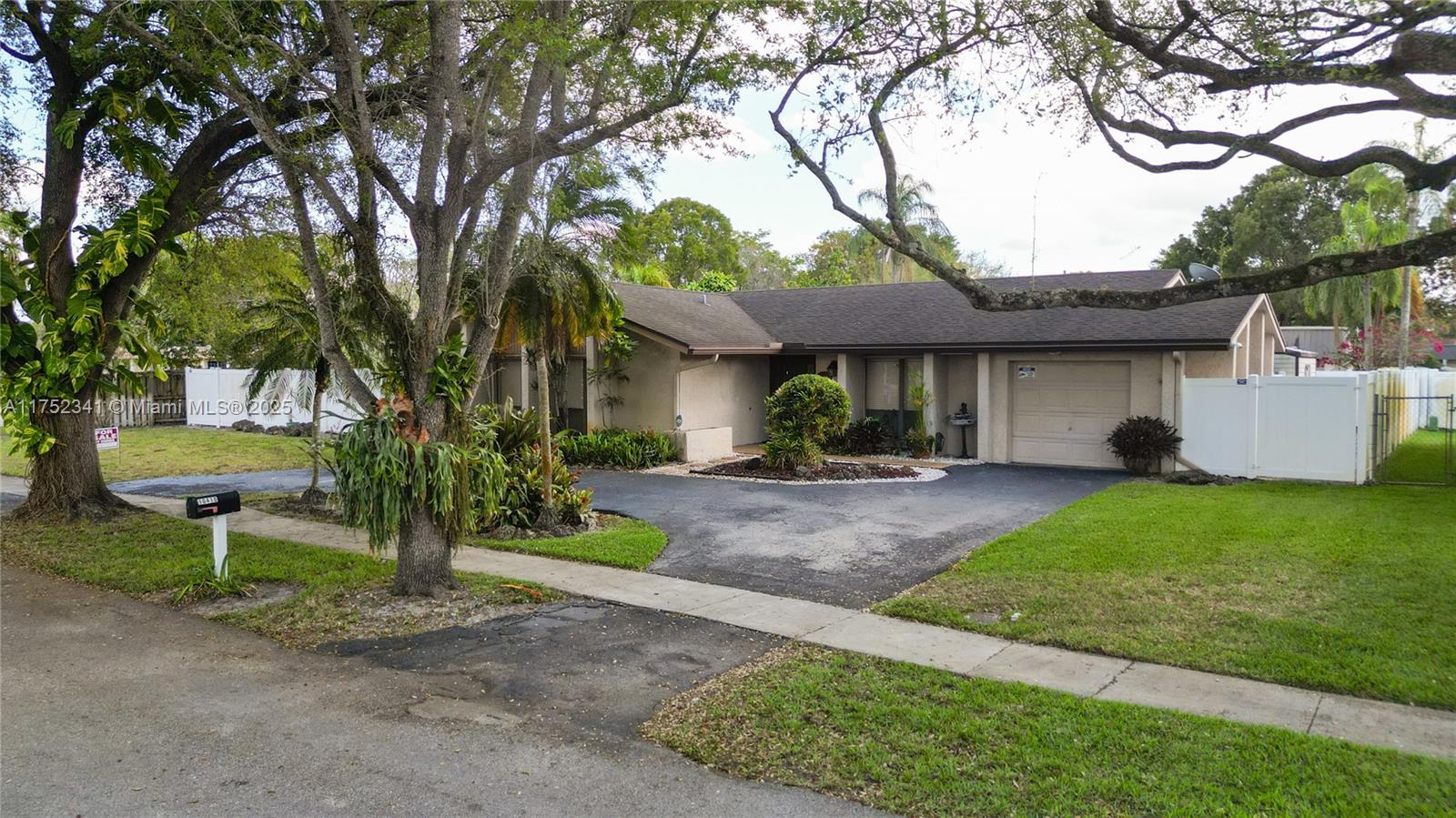 10410 SW 50th Pl