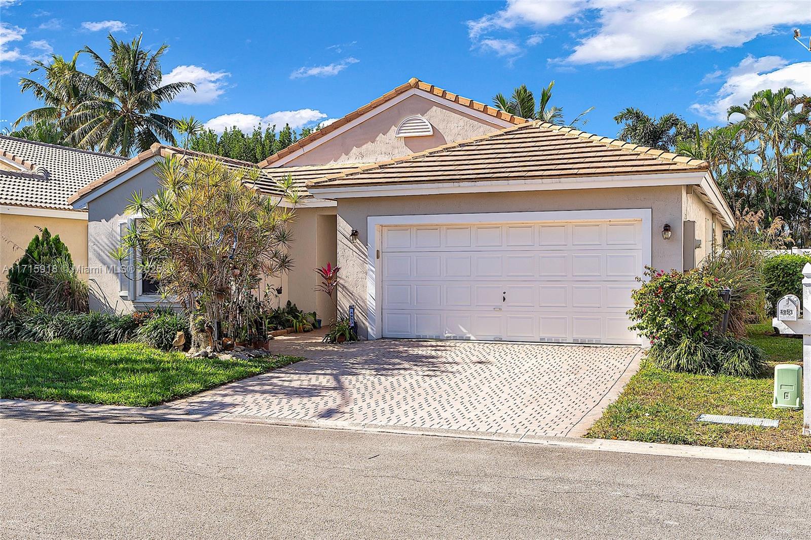 Property for Sale at Address Not Disclosed, Hollywood, Broward County, Florida - Bedrooms: 3 
Bathrooms: 2  - $695,000