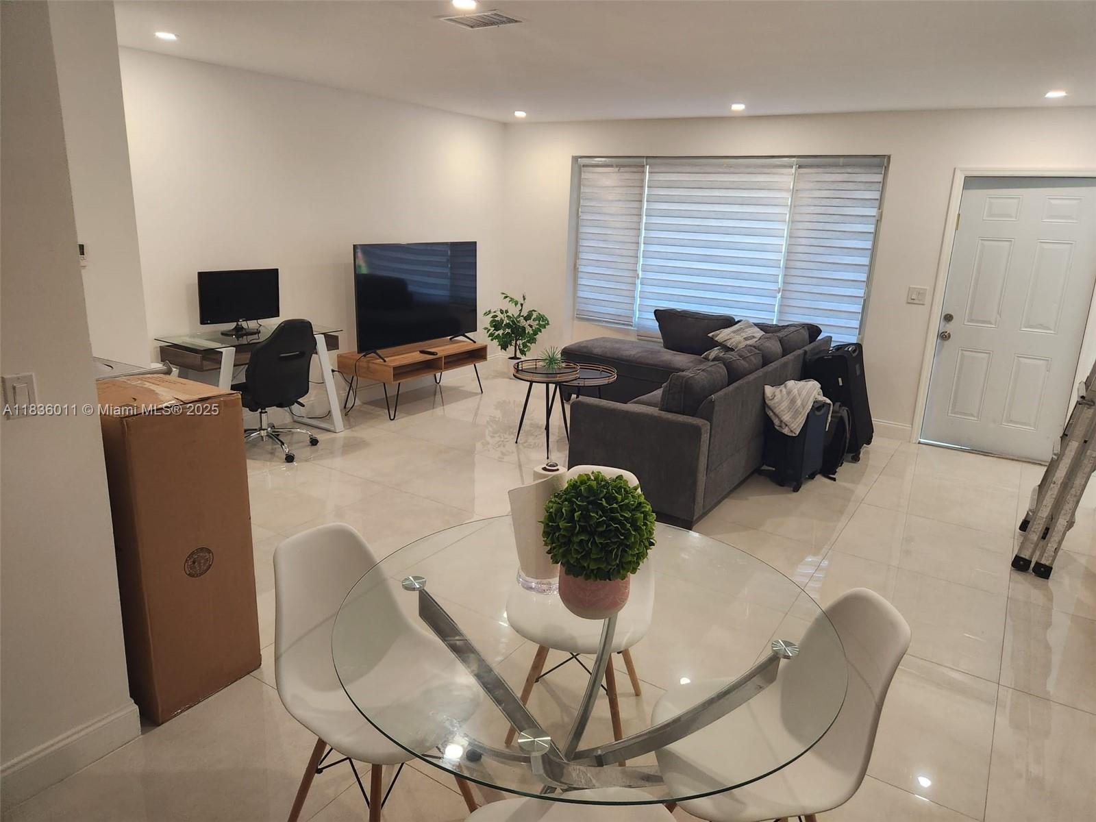 WEST DANIA HEIGHTS - Residential Lease