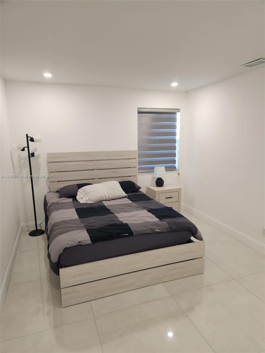 WEST DANIA HEIGHTS - Residential Lease