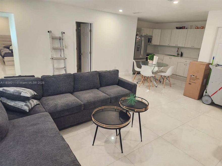 Beautifully furnished and very spacious 1-bedroom, 1-bathroom apartment available for rent—perfect for comfortable. This oversized unit features a full kitchen, stylish furnishings, and access to a sparkling pool and convenient on-site laundry facilities. Ideally located close to everything—shopping, dining, entertainment, and public transportation—making it an excellent choice for anyone seeking both space and convenience. Just bring your suitcase and move right in!