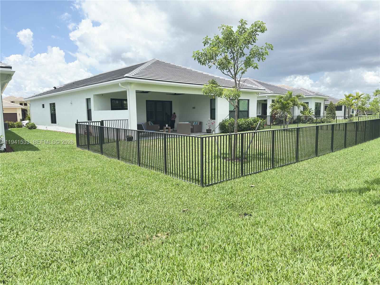 CRESSWIND PALM BEACH - Residential