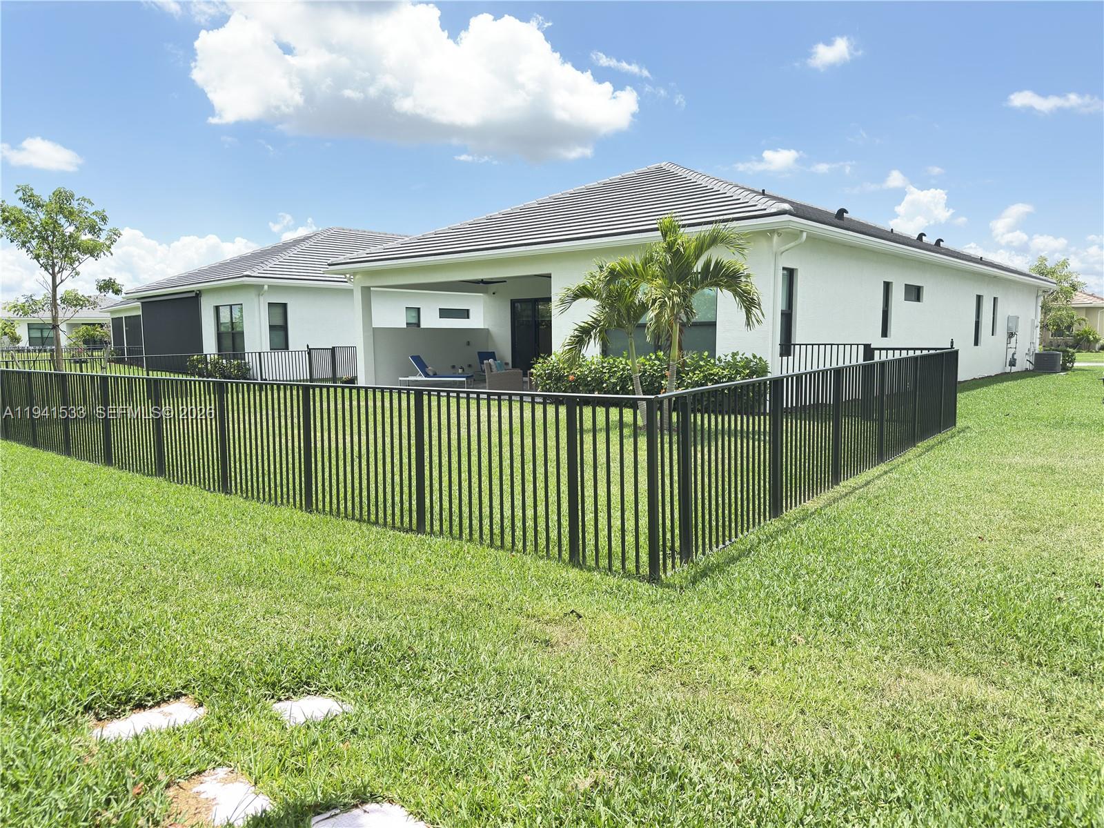 CRESSWIND PALM BEACH - Residential