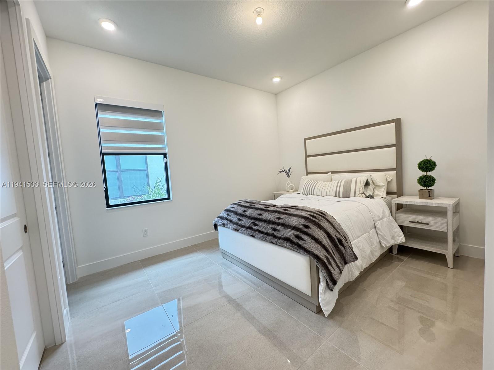 CRESSWIND PALM BEACH - Residential