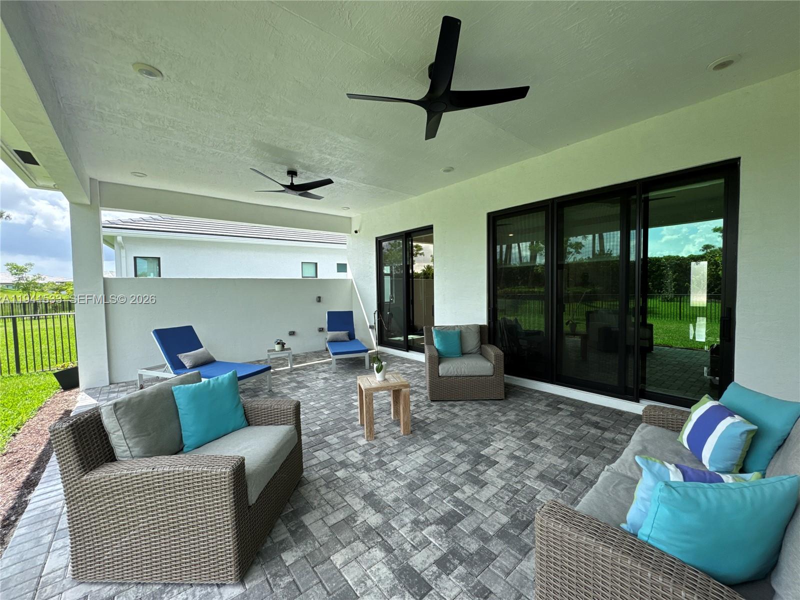 CRESSWIND PALM BEACH - Residential