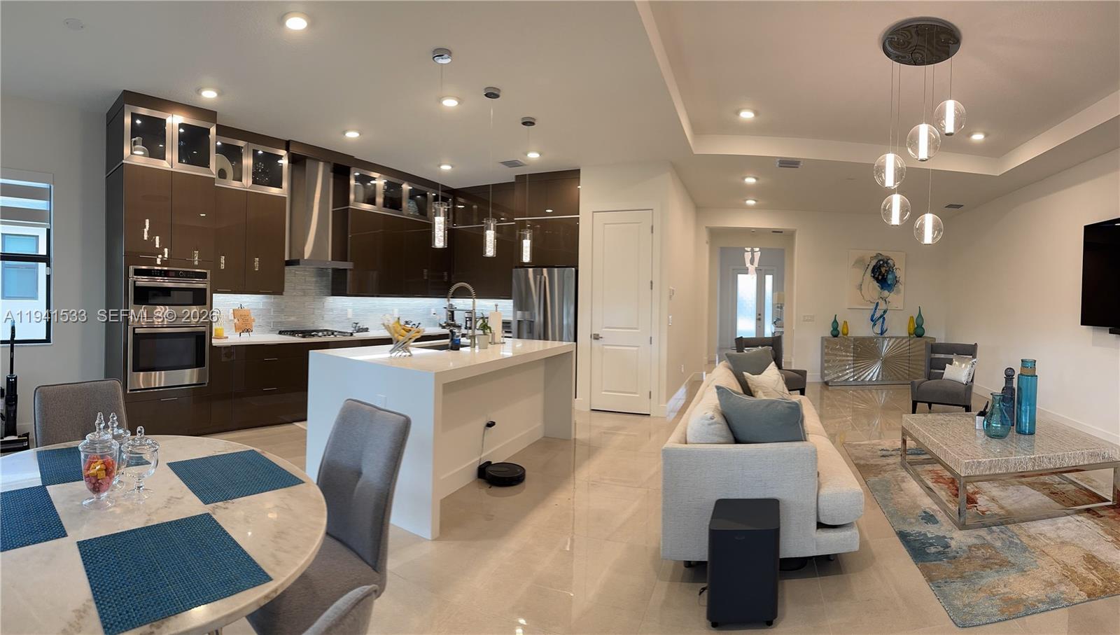 CRESSWIND PALM BEACH - Residential