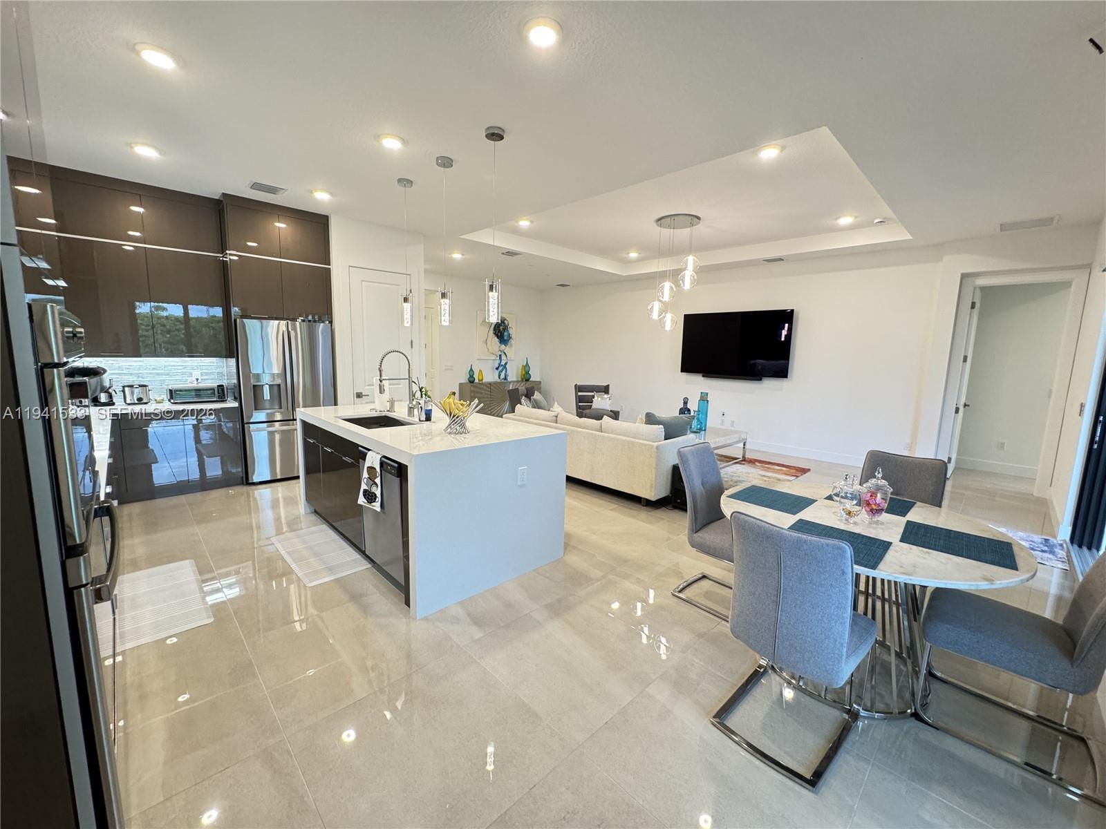 CRESSWIND PALM BEACH - Residential