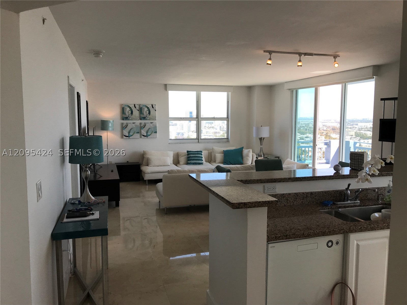 90 Alton Rd 2711, Miami Beach, FL, 33139/$1,450,000 2 90 Alton Rd 2711