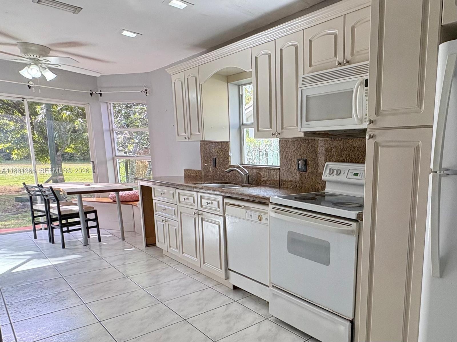 BONAVENTURE LAKES ADD 2 - Residential