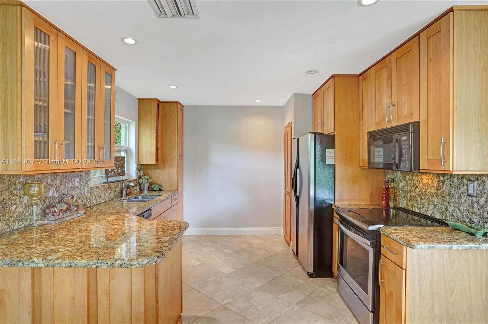 2849 NE 14th Ave