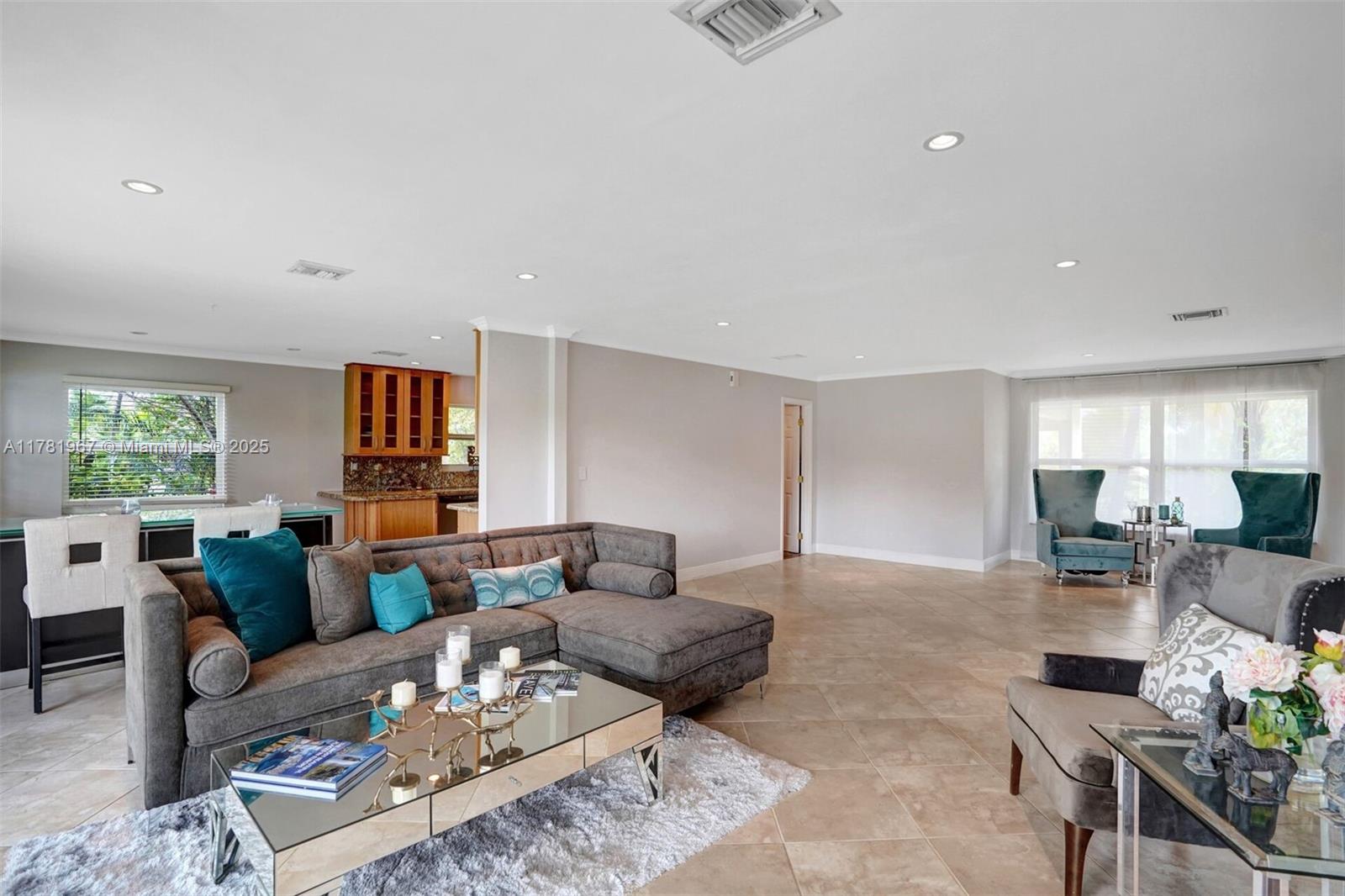 2849 Ne 14th Ave, Wilton Manors, Broward County, Florida - 2 Bedrooms  
3 Bathrooms - 