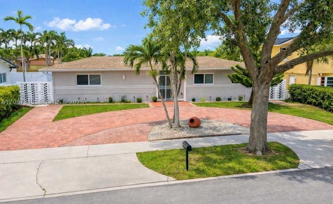 Photo of 11231 NW 60th Ct, Hialeah, FL 33012 (MLS # A12087349)