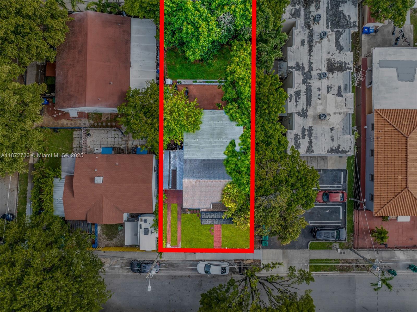 Start construction, not a permitting saga. 591 NW 34 St comes fully approved for a boutique 17-unit apartment building (12 two-bed/one-bath + 5 one-bed/one-bath) with only impact fees left to pay—so you can mobilize quickly, compress your pre-construction timeline, and eliminate entitlement risk. Premium amenities—rooftop terrace and fitness room—are designed to command rent premiums, accelerate lease-up, and reduce vacancy. Property is income-producing today $3,500/mo, helping offset carry while you finalize starts.
Just minutes from Midtown, Design District, Wynwood, Edgewater, Brickell, and Miami International Airport, the site sits between I-95 and I-195 with excellent walkability—translating into a deep tenant pool, strong rent growth drivers, and smoother construction logistics.