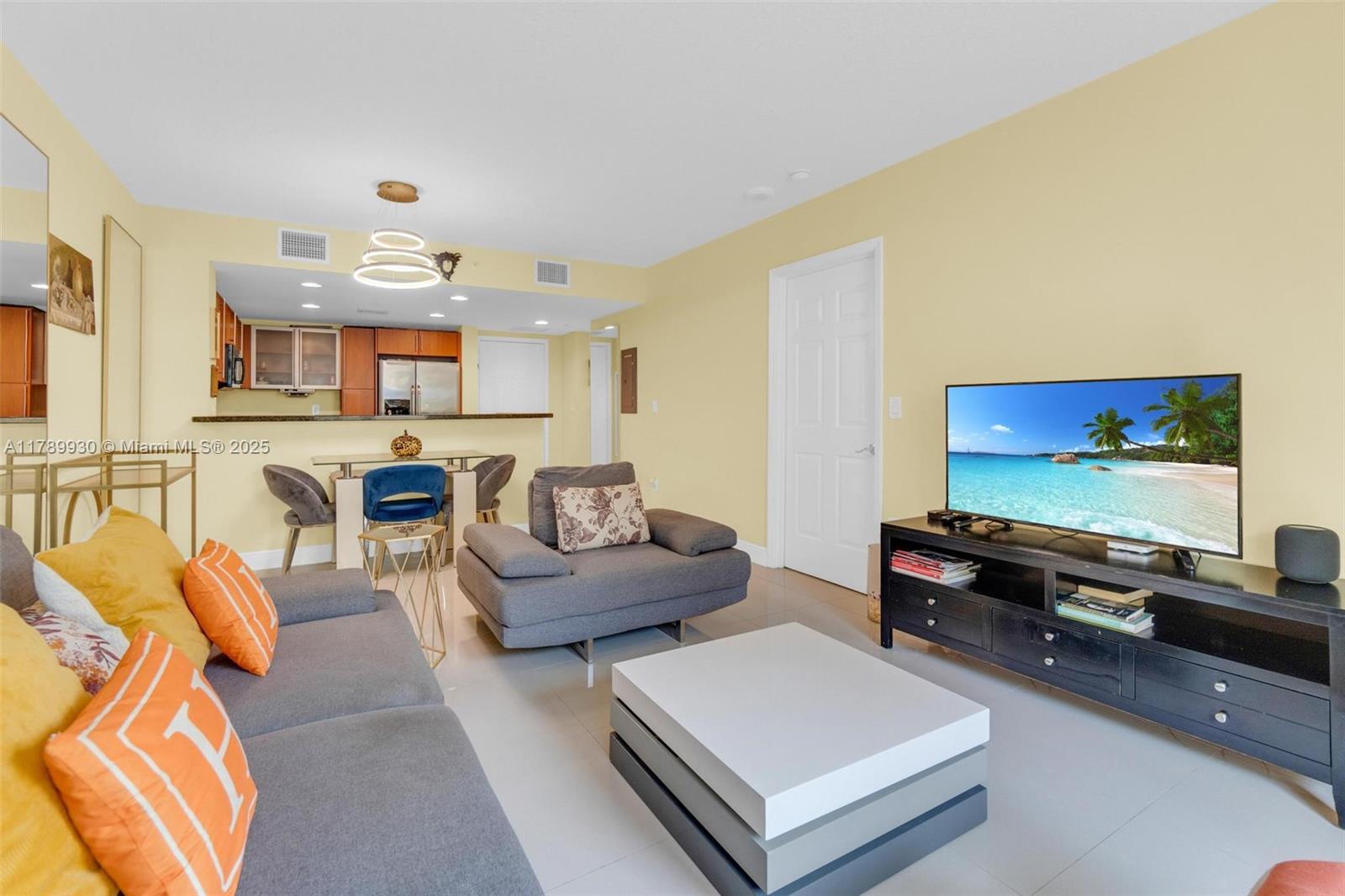 610 CLEMATIS CONDO - Residential Lease