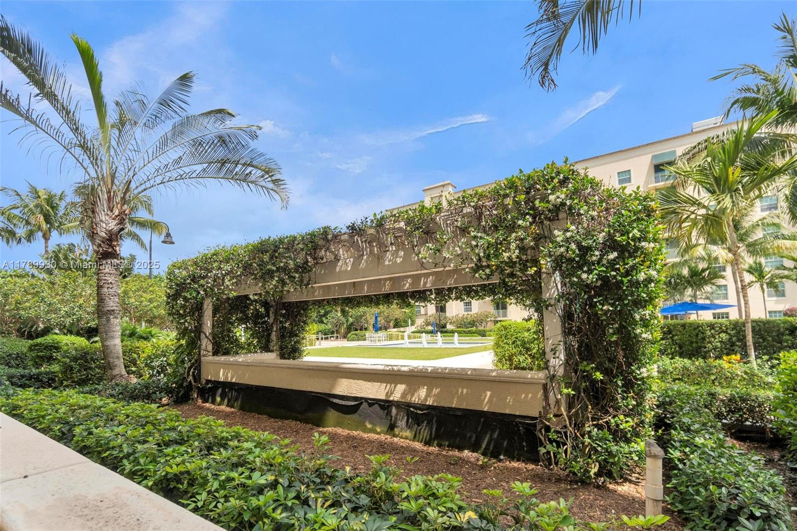 610 CLEMATIS CONDO - Residential Lease