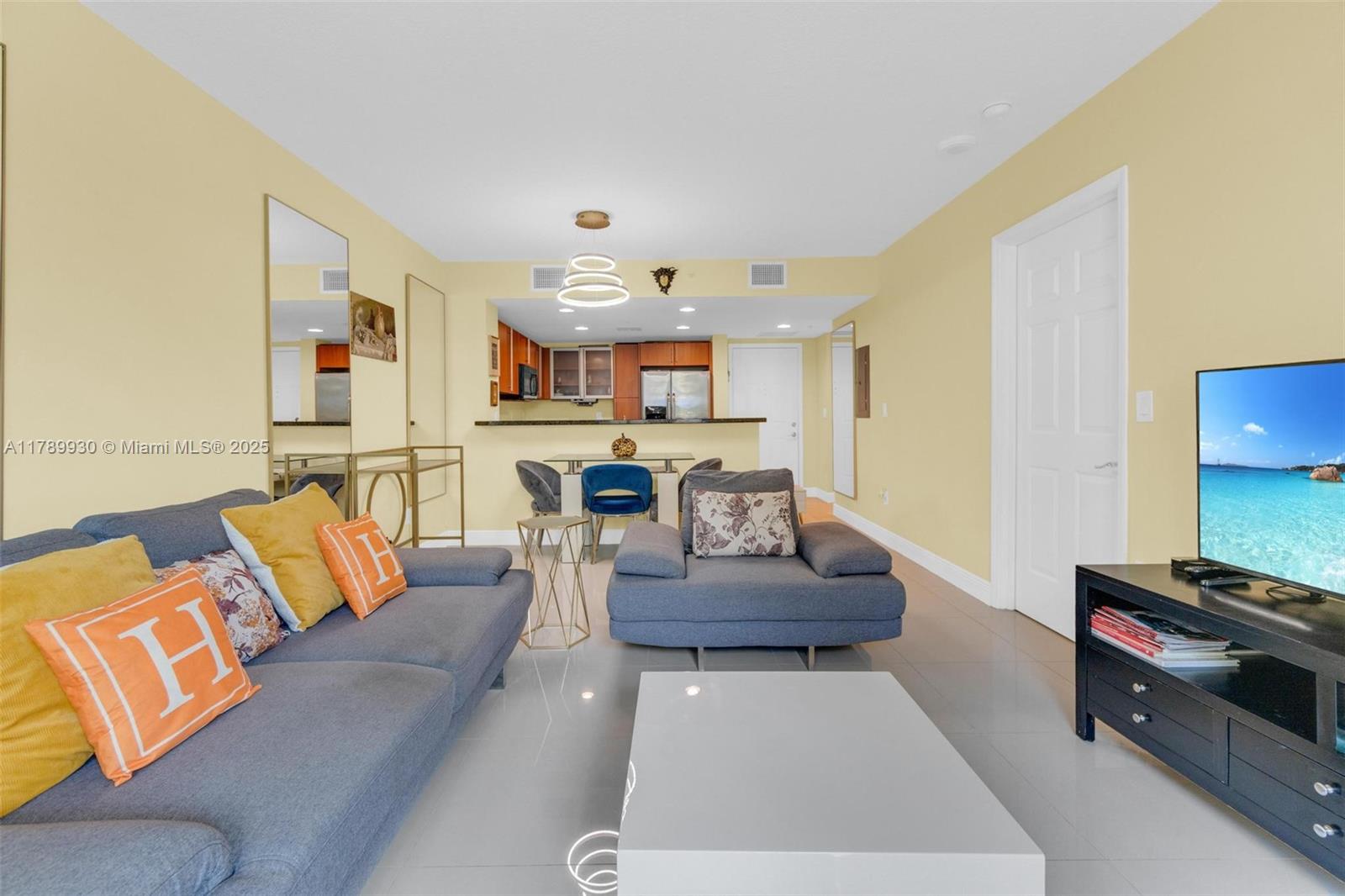 610 CLEMATIS CONDO - Residential Lease