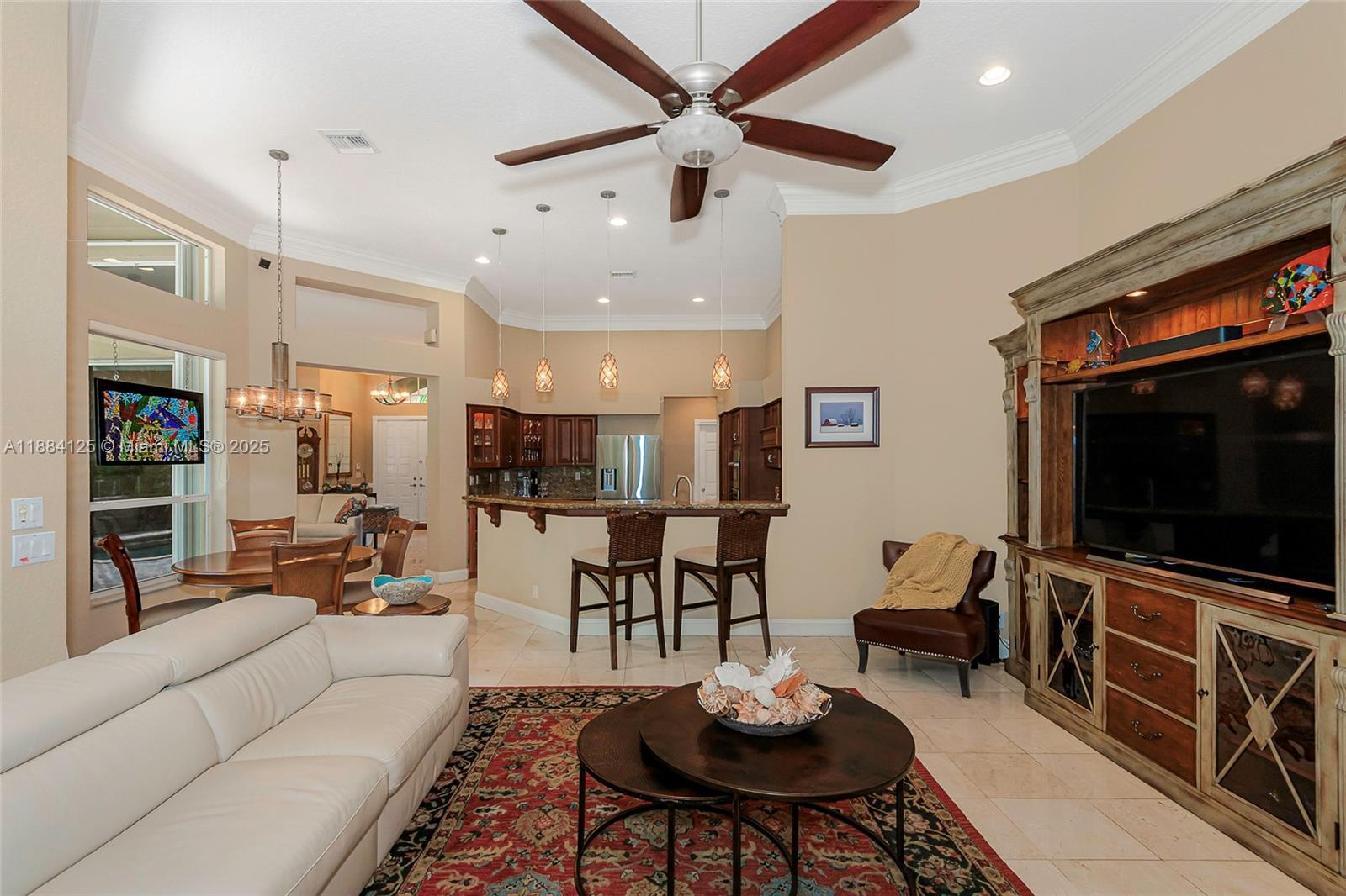 HOLLYWOOD LAKES COUNTRY C - Residential