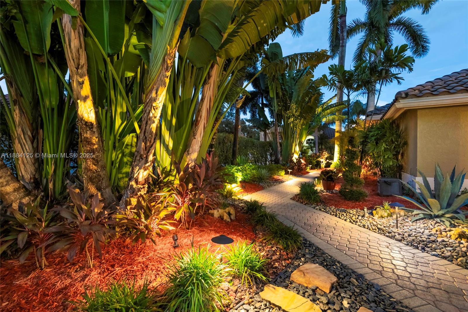 HOLLYWOOD LAKES COUNTRY C - Residential