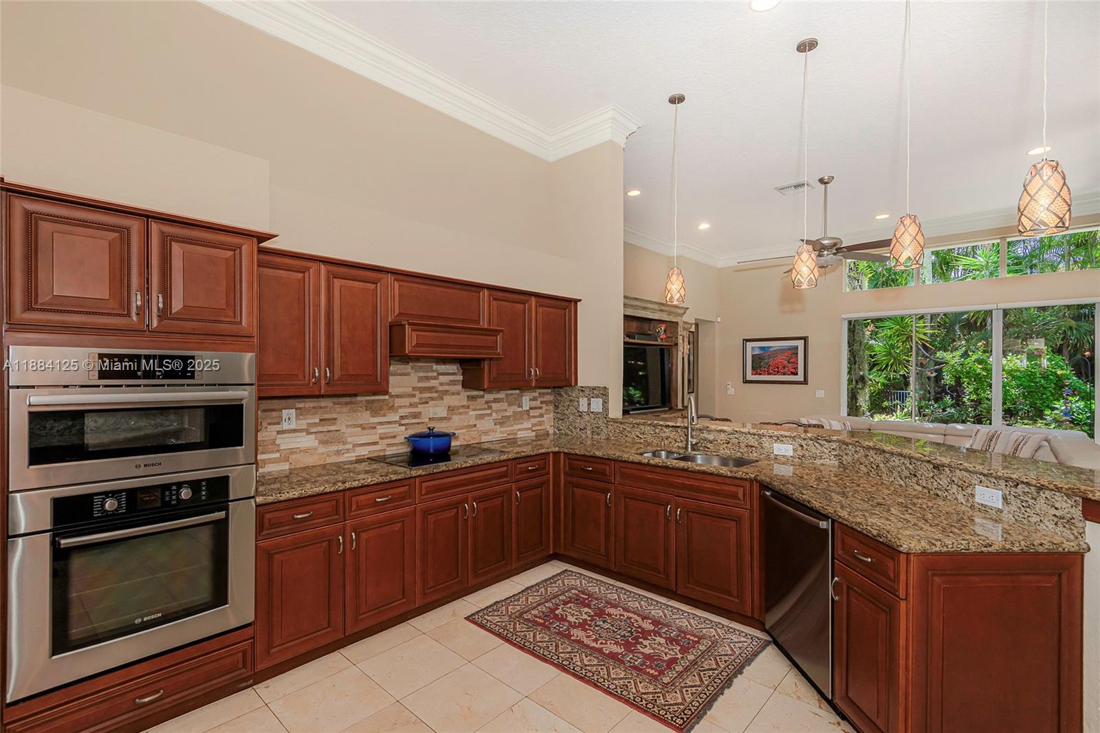 HOLLYWOOD LAKES COUNTRY C - Residential