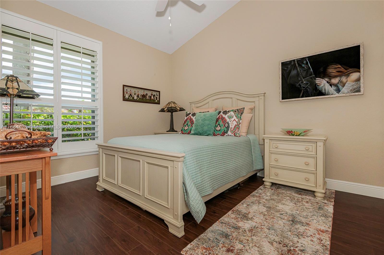 HOLLYWOOD LAKES COUNTRY C - Residential