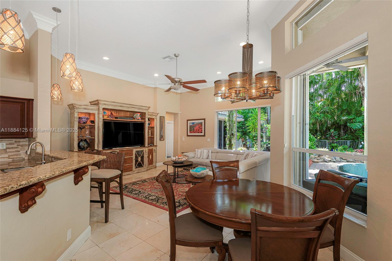 HOLLYWOOD LAKES COUNTRY C - Residential