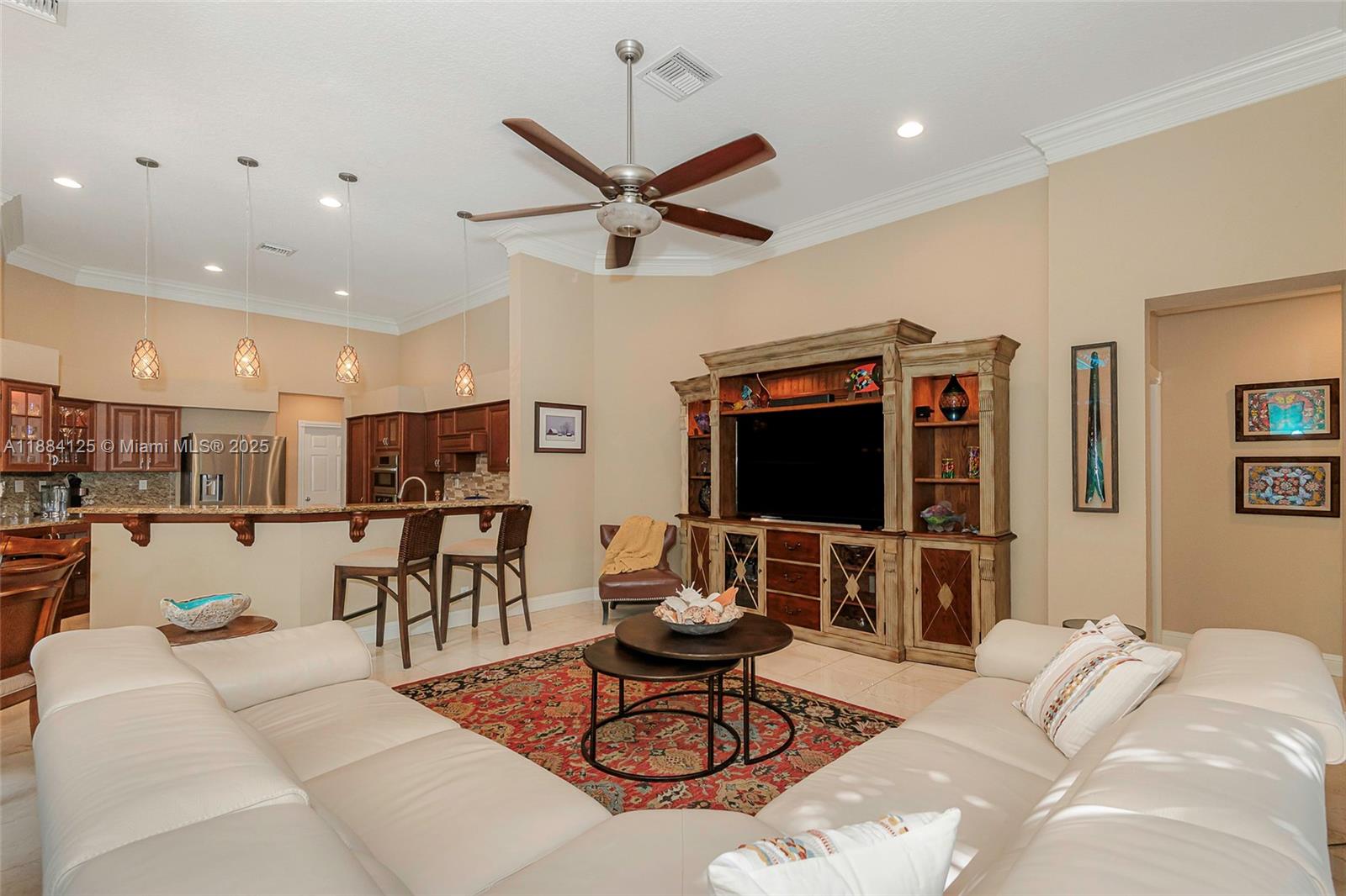 HOLLYWOOD LAKES COUNTRY C - Residential