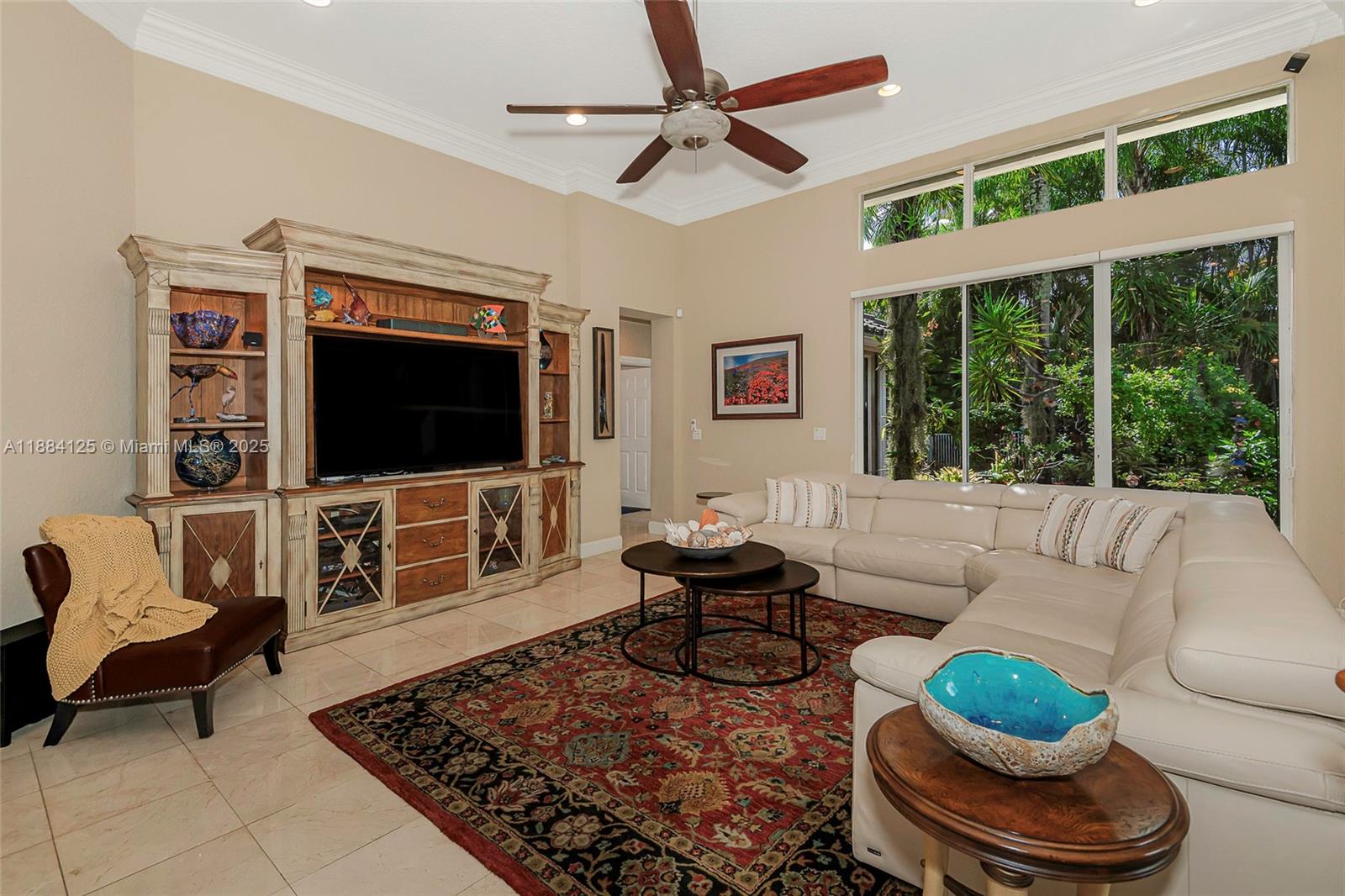 HOLLYWOOD LAKES COUNTRY C - Residential