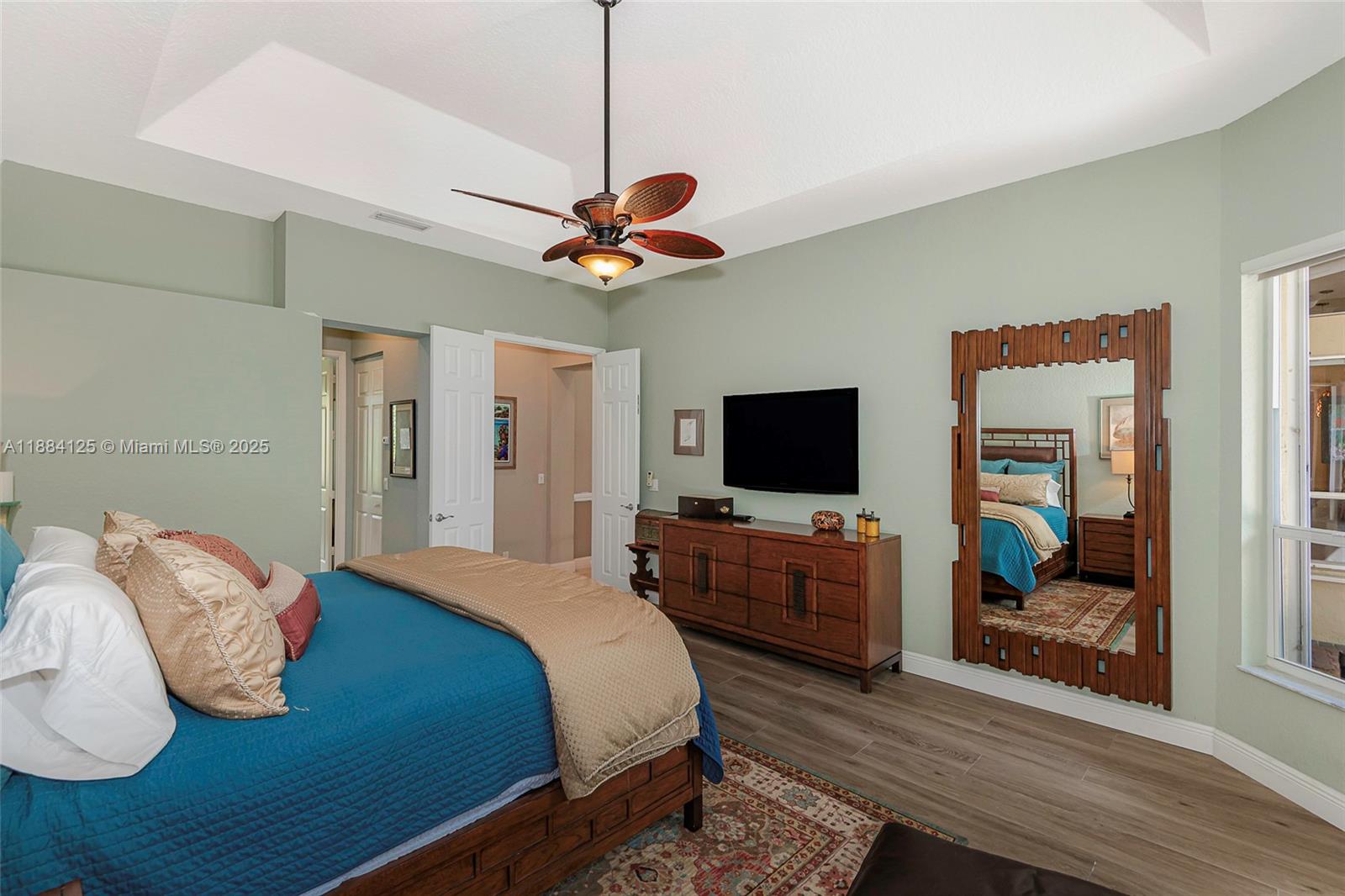 HOLLYWOOD LAKES COUNTRY C - Residential